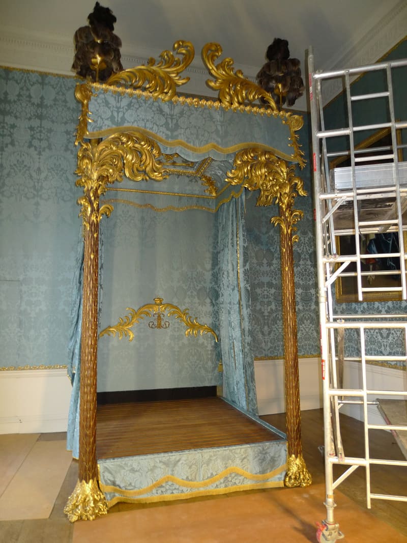 Dismantling bed