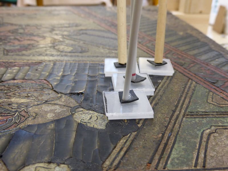 Applying pressure to lacquer